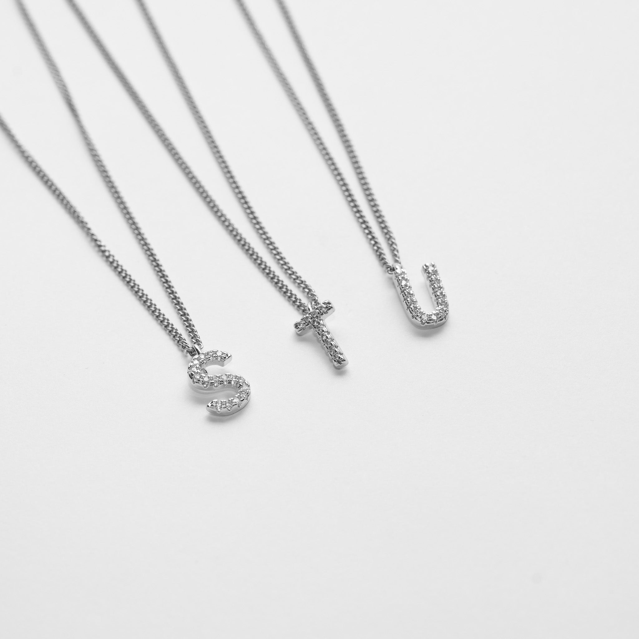 BOKSTAV HALSBAND ZIRCON SILVER