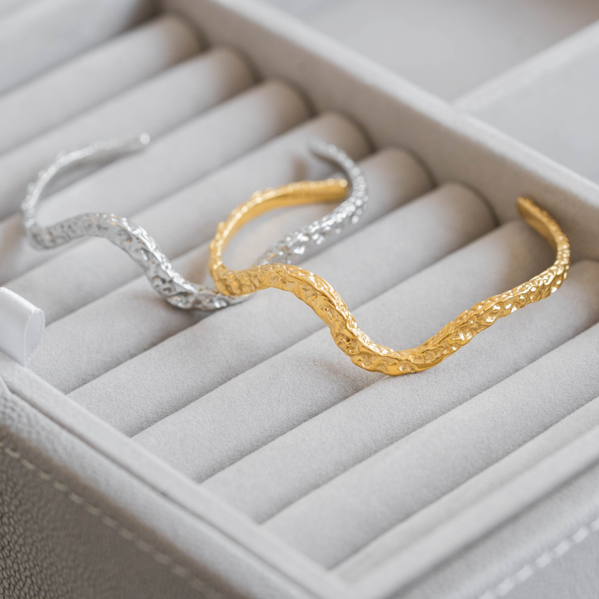 WAVES MOON JUSTERBAR ARMBAND