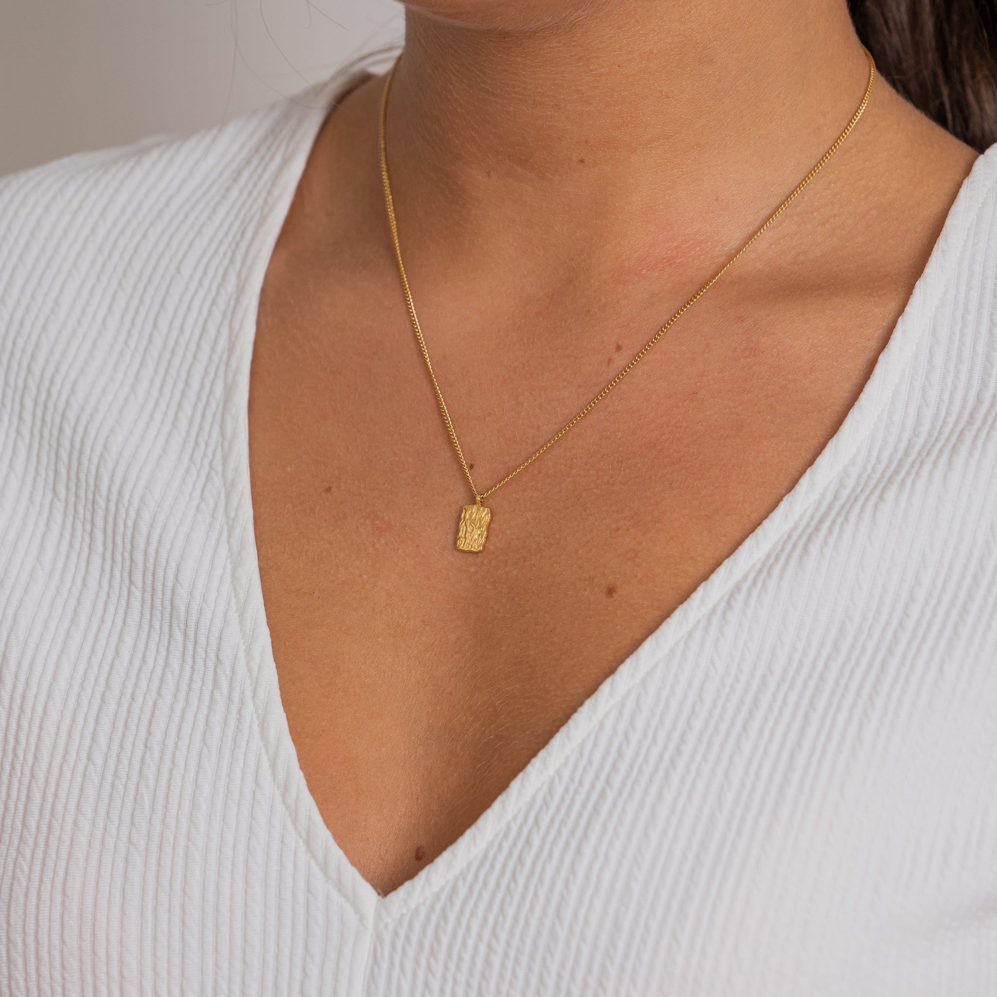 WAVY HALSBAND LITEN GULD
