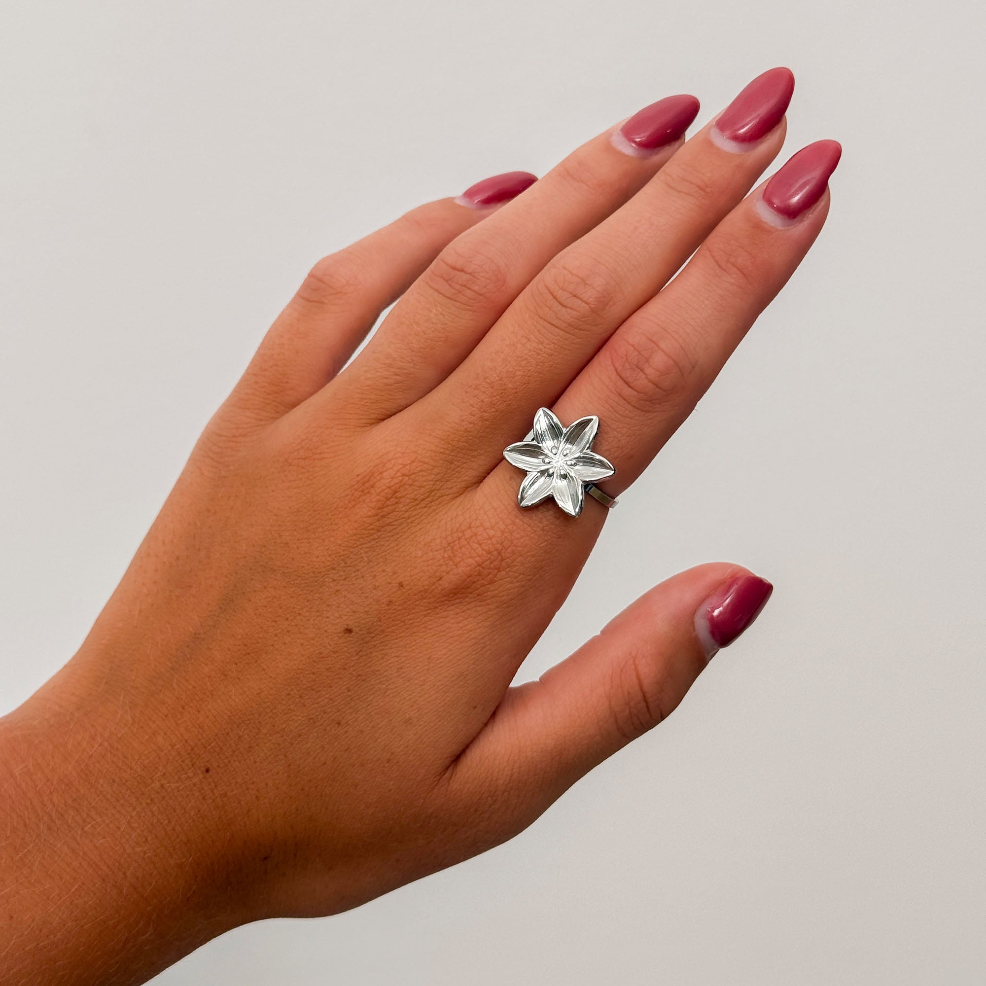 STOR LILY JUSTERBAR RING